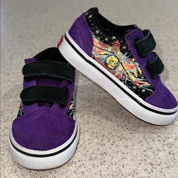 Vans Other - ✨ VANS GLOW in the DARK Wizard and Skull Purple and Black Old Skool Shoes size 5